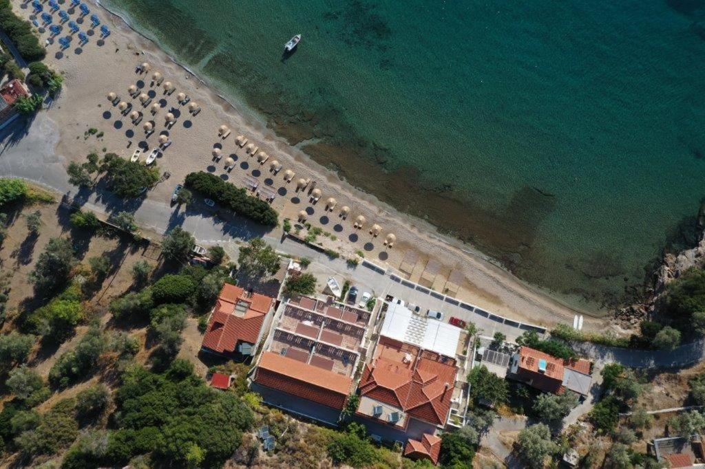 Nereides Seaside Apartments Marathokampos Exterior photo