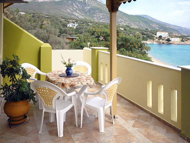 Nereides Seaside Apartments Marathokampos Exterior photo