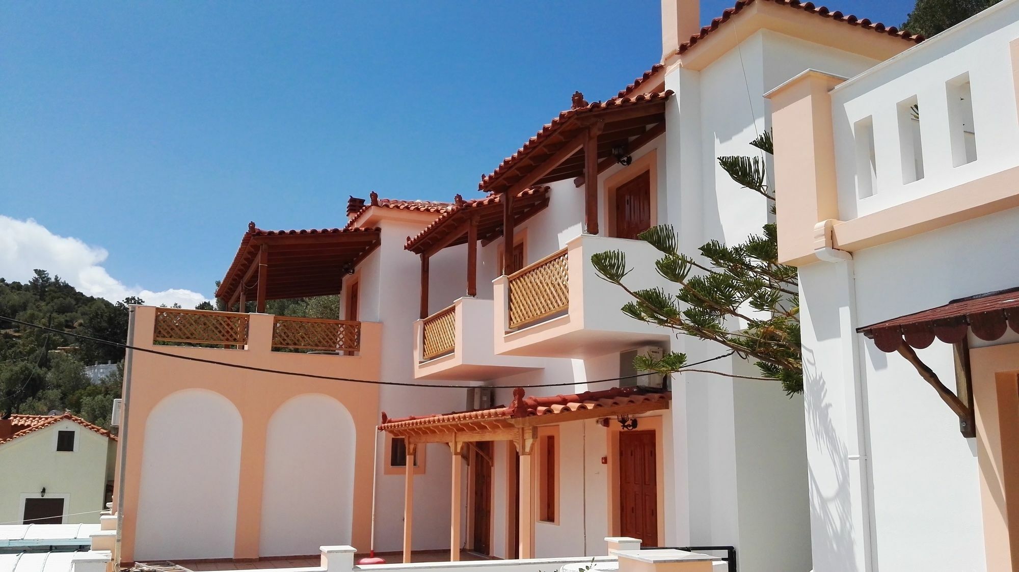 Nereides Seaside Apartments Marathokampos Exterior photo