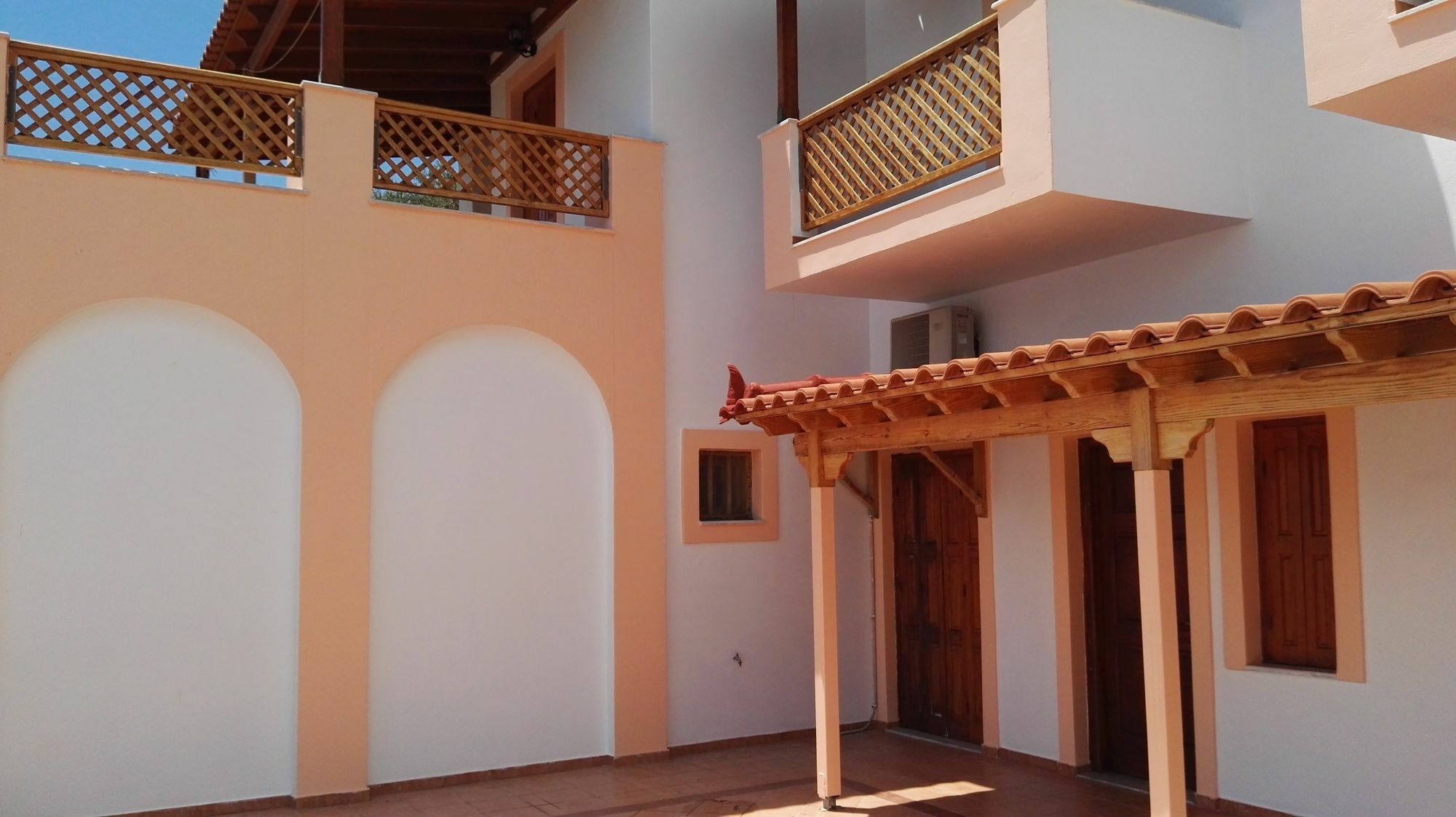Nereides Seaside Apartments Marathokampos Exterior photo